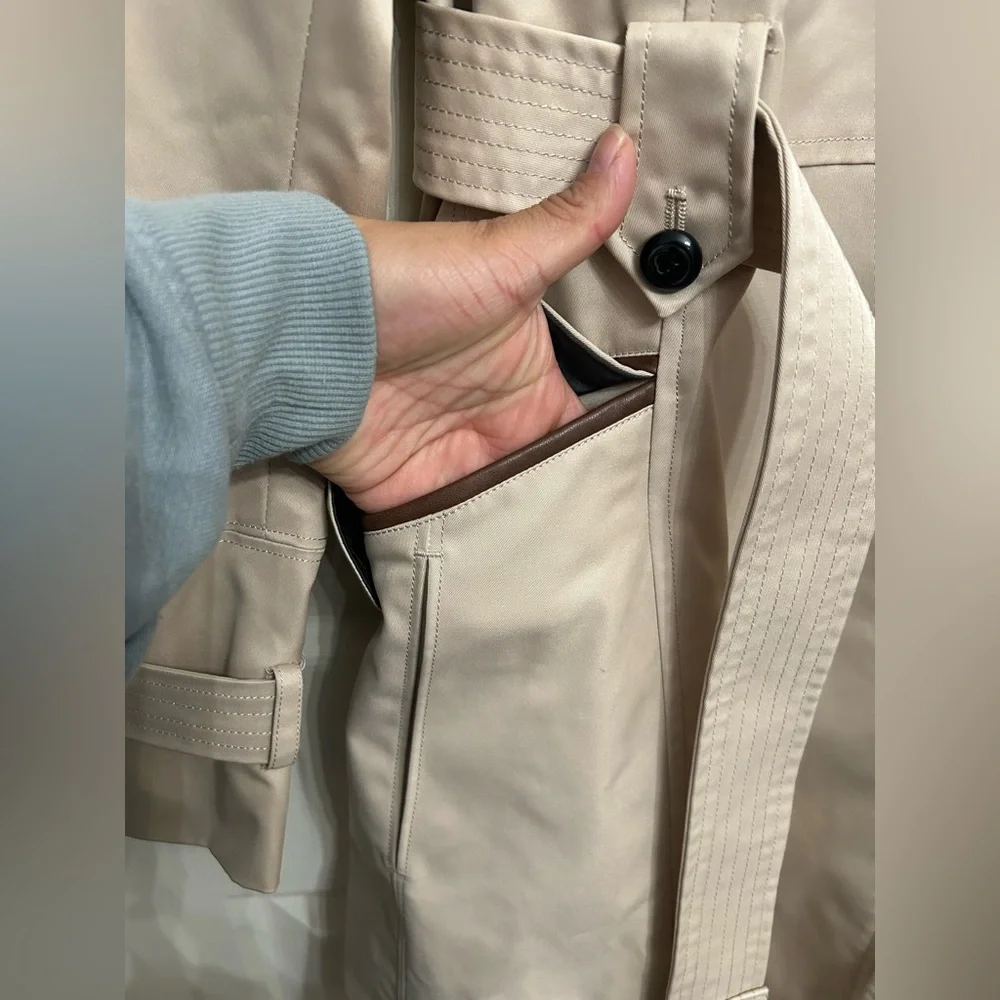 Cole Haan trench coat 🧥 beige color women’s size small pockets and belt - Picture 3 of 6